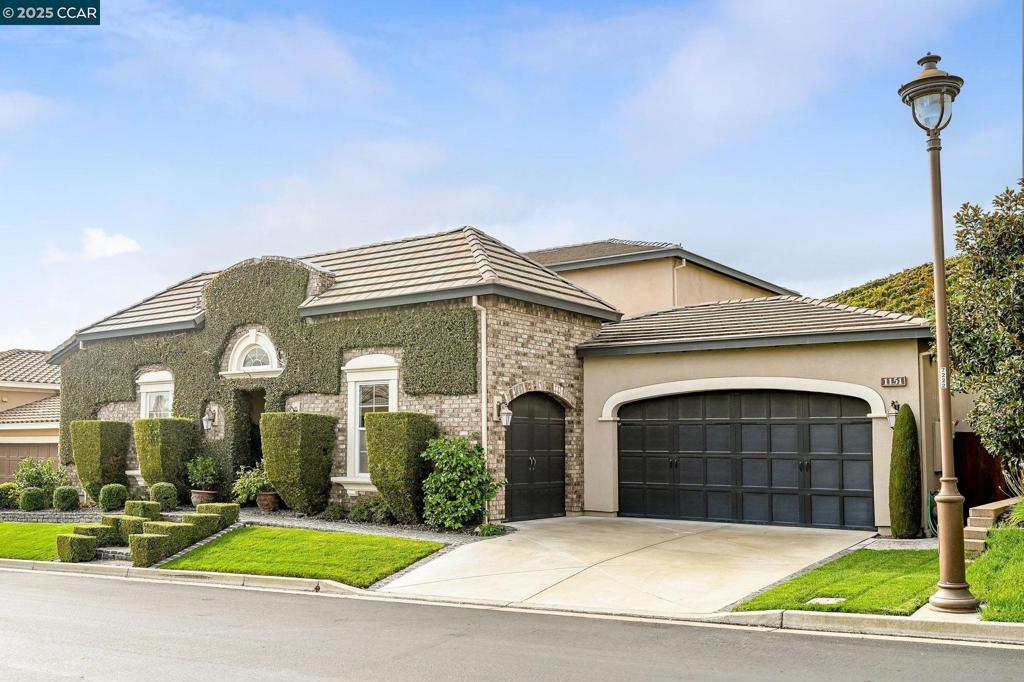 1151 Saint Julien St