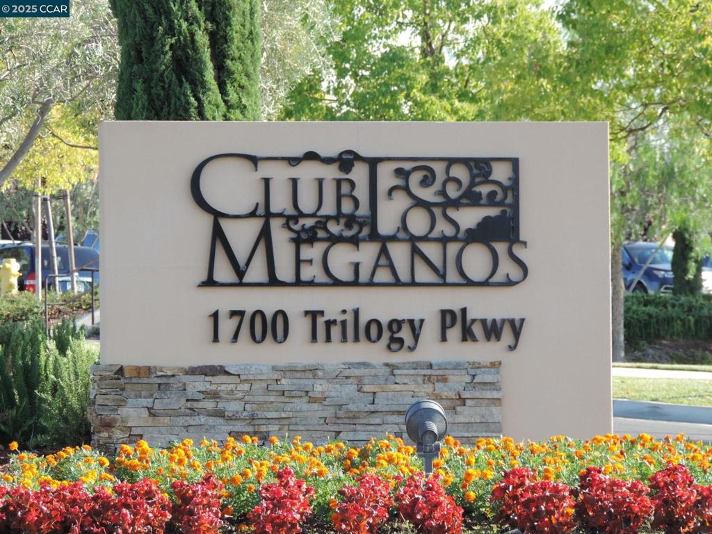 TRILOGY VINEYARDS - Residential