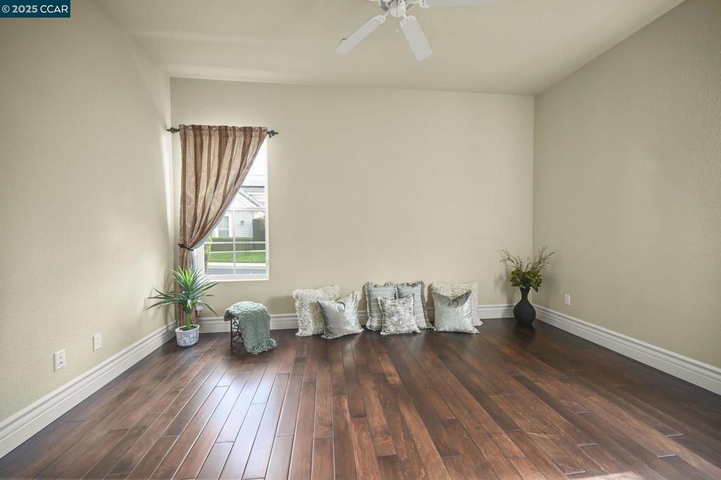 TRILOGY VINEYARDS - Residential