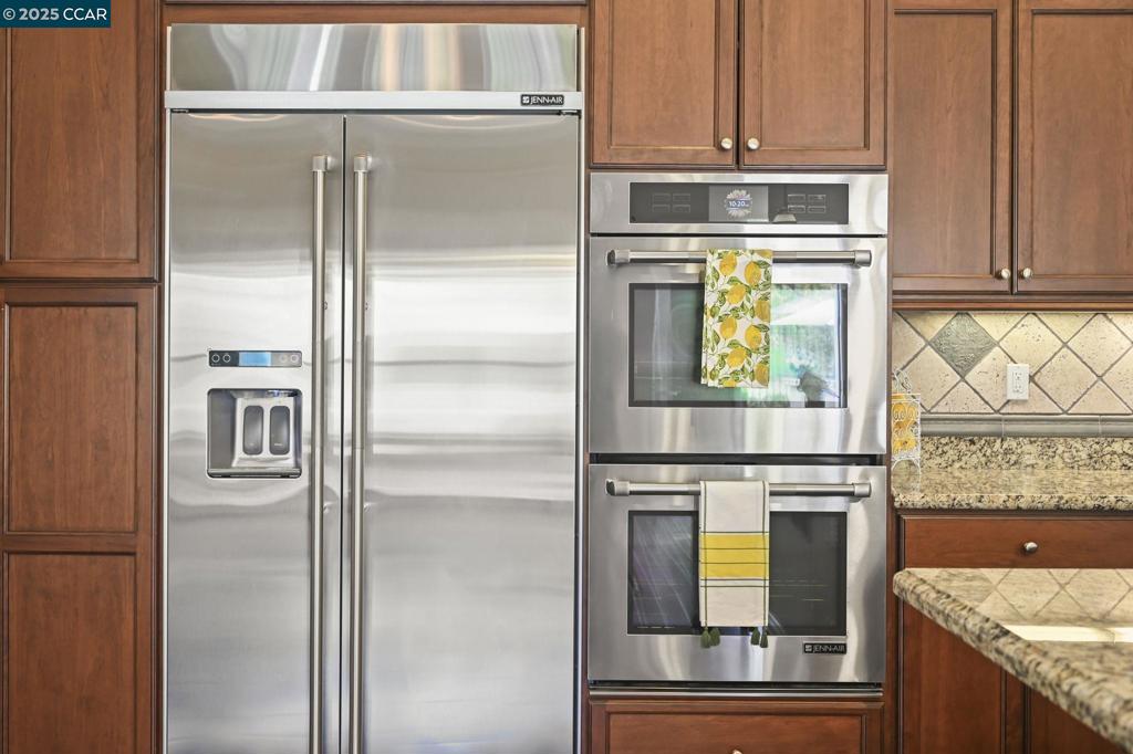 TRILOGY VINEYARDS - Residential