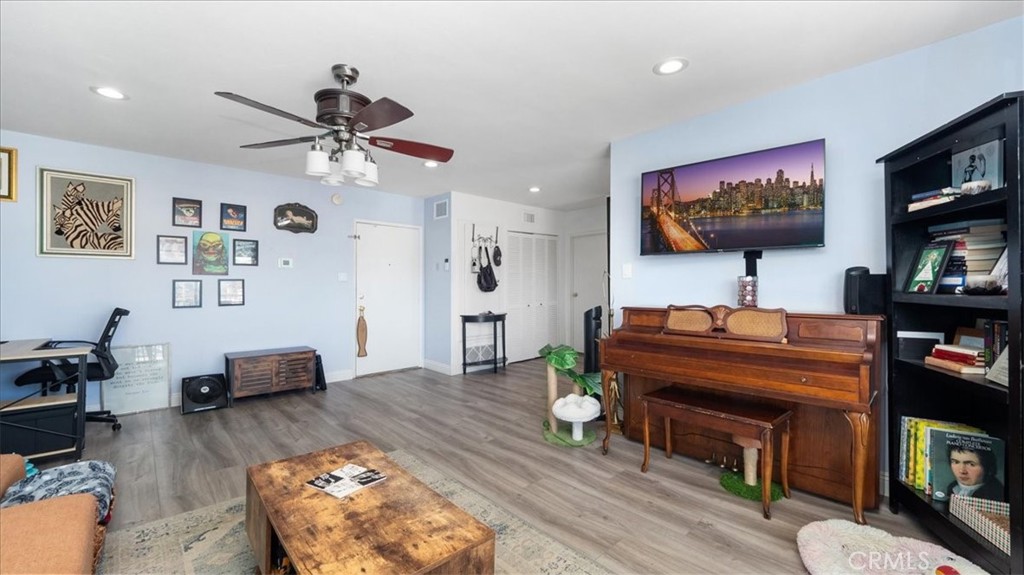 Club Acacia - Residential Lease