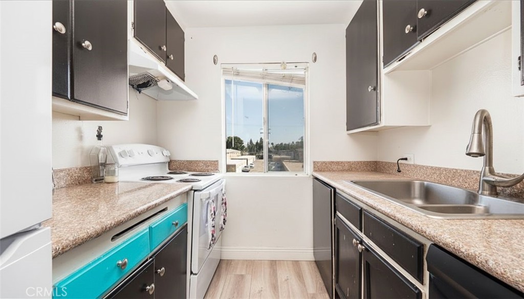 Club Acacia - Residential Lease