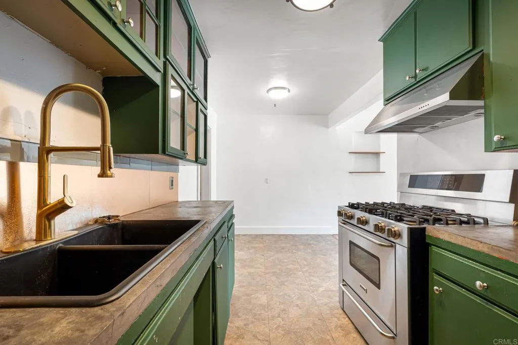 Escondido, California 92025, United States, ,Residential,Active,195921