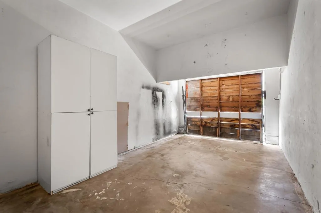 Escondido, California 92025, United States, ,Residential,Active,195921