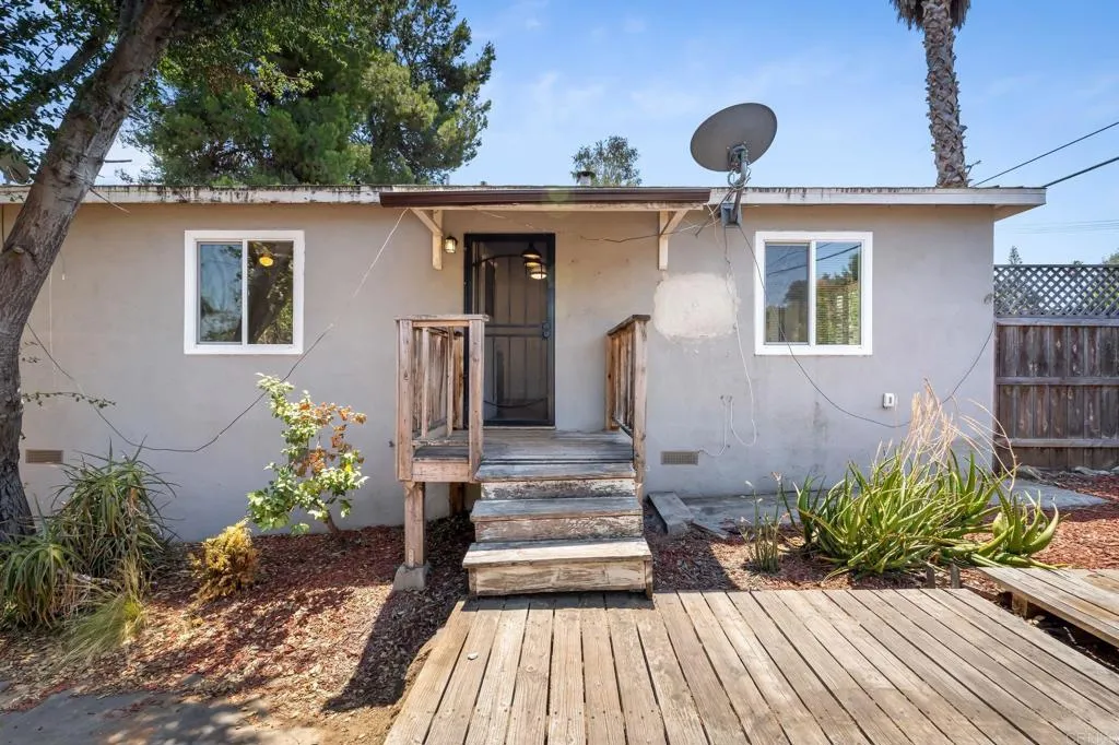 Escondido, California 92025, United States, ,Residential,Active,195921