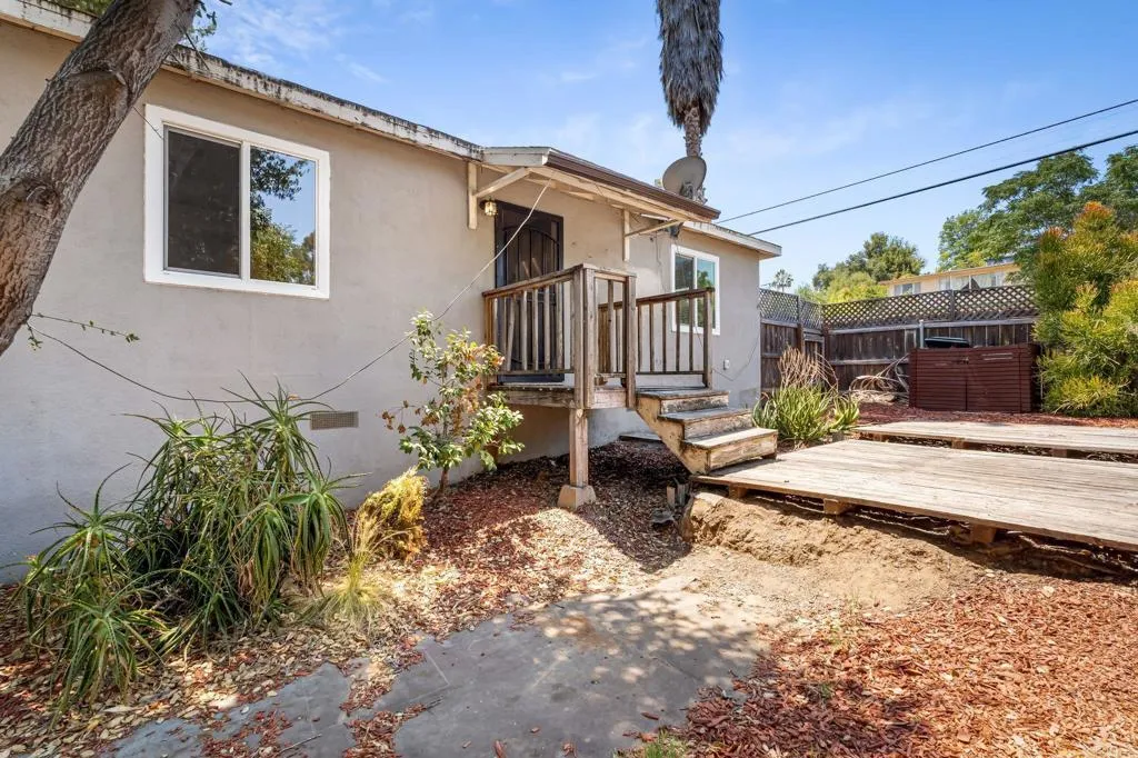 Escondido, California 92025, United States, ,Residential,Active,195921