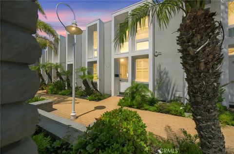 Photo of 4001 Aladdin Dr, Huntington Beach, CA 92649 (MLS # IG26084060)