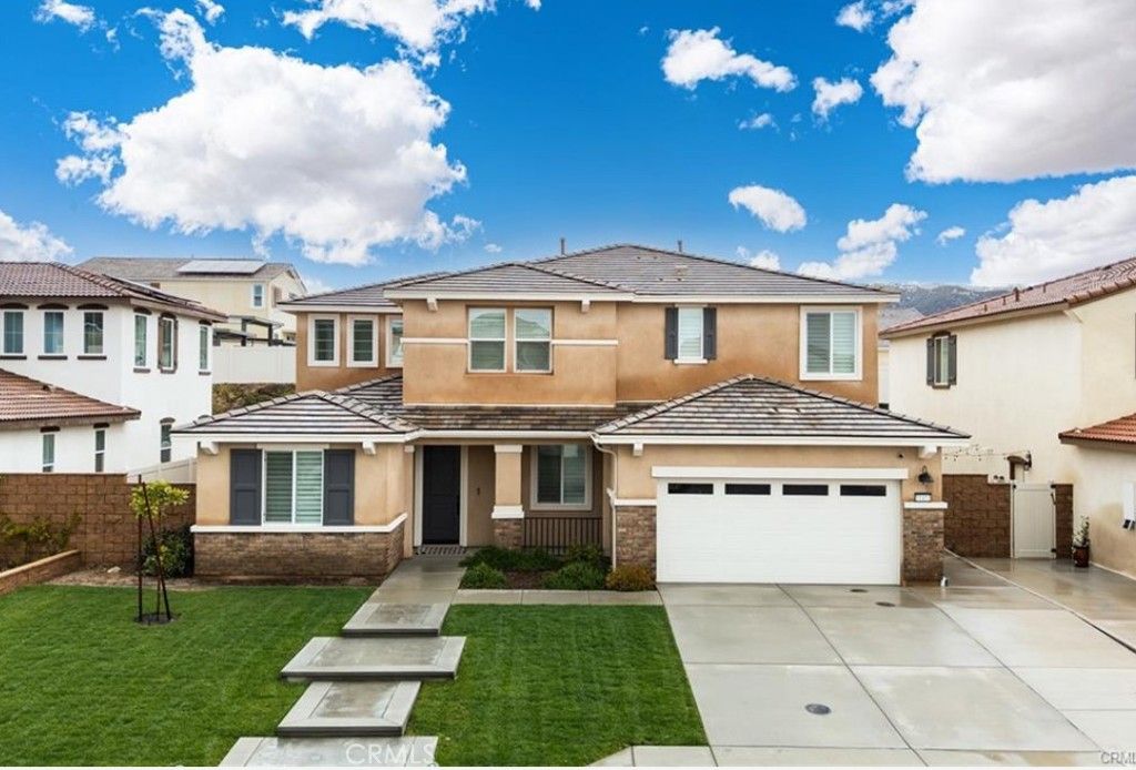 Photo of 11411 W Serrano Sq, Yucaipa, CA 92399 (MLS # CV26076944)