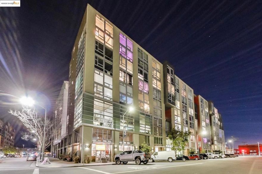 This Stunning 1Bed/1Bath condo loft is luxurious with its high ceiling and open floor plan layout. Views of Oakland Hills and City; Hardwood flooring; Garage Parking(1 space assigned); HOA amenities: 24/7 lobby front desk; Pool; Sauna; Fitness Ctr; Billiard; Business Ctr + more. The Sierra is a Luxurious Sophisticated Condominium in the heart of the comforts of an urban vibe & lifestyle in the Oakland-Jack London Square neighborhood. Conveniently located near 880 Fwy, BART, Alameda/Oakland Ferry & AMTRAK. OAK Int'l Airport is just a quick drive south. Enjoy the scenic Oakland Estuary pathway, dining, shopping, Farmers Market, and services.