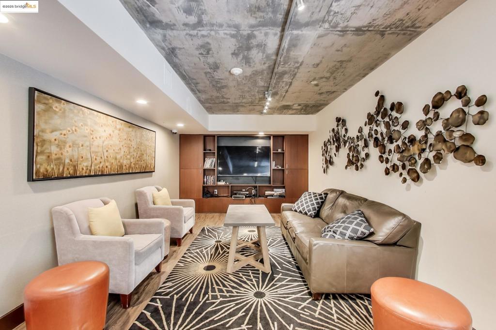 JACKLONDON - Residential Lease