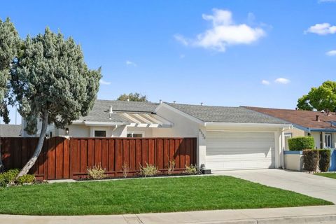 Photo of 5330 Hansell Drive, San Jose, CA 95123 (MLS # ML82039669)