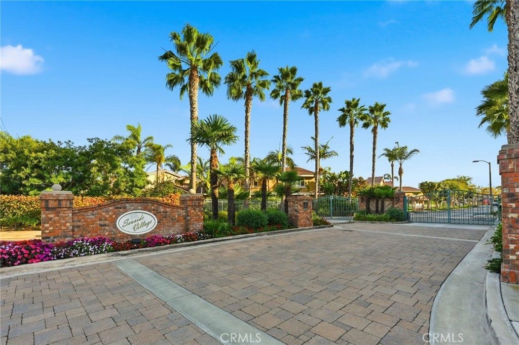 Photo of 7962 Southwind Cir, Huntington Beach, CA 92648 (MLS # OC26067074)
