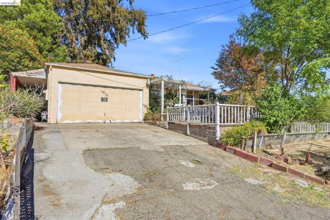 Photo of 1916 E STREET ST, Hayward, CA 94541 (MLS # 41152657)