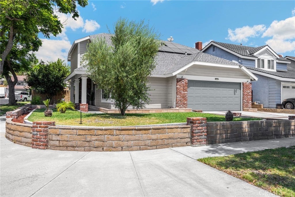 8119 E Woodsboro