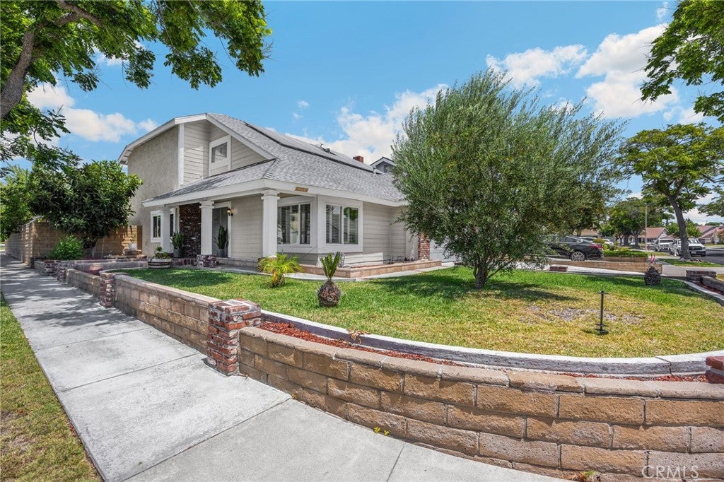 8119 E Woodsboro
