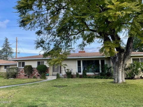 Photo of 905 W La Canada Verdugo Road, Pasadena, CA 91103 (MLS # P1-28707)