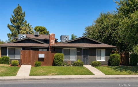 Photo of 2824 N Half Moon Drive, Bakersfield, CA 93309 (MLS # SR26173112)