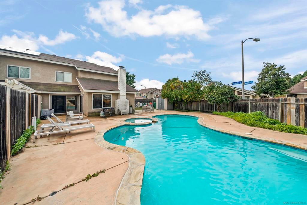 Photo of 2396 Donnington Way Way, San Diego, CA 92139 (MLS # 260001892SD)