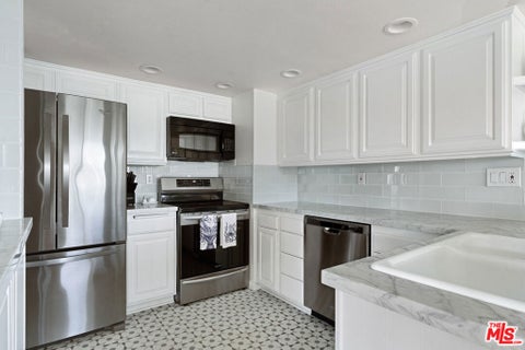 Tiny photo for 4532 La Brea Street, Oxnard, CA 93035 (MLS # 26873447)