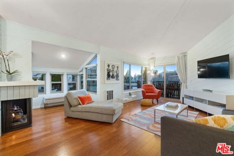 Tiny photo for 4532 La Brea Street, Oxnard, CA 93035 (MLS # 26873447)