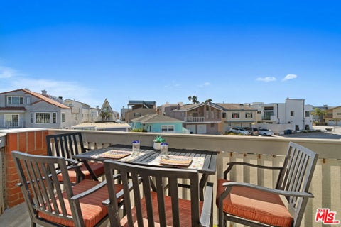Tiny photo for 4532 La Brea Street, Oxnard, CA 93035 (MLS # 26873447)