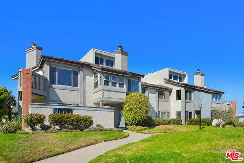 Photo of 4532 La Brea Street, Oxnard, CA 93035 (MLS # 26873447)