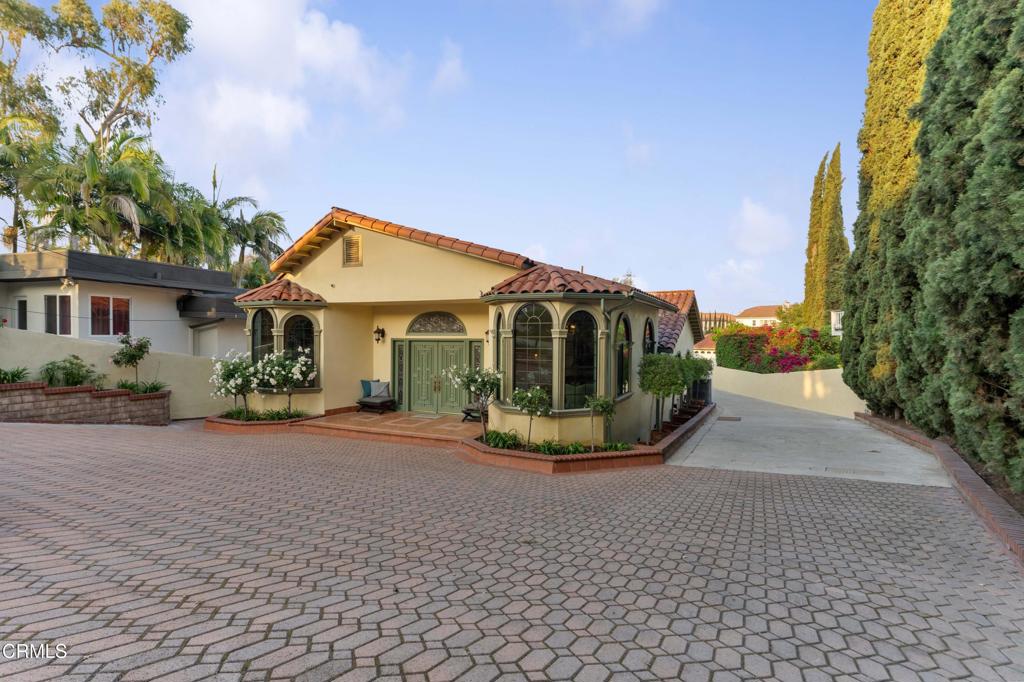 Properties 1 7002 La Presa Drive