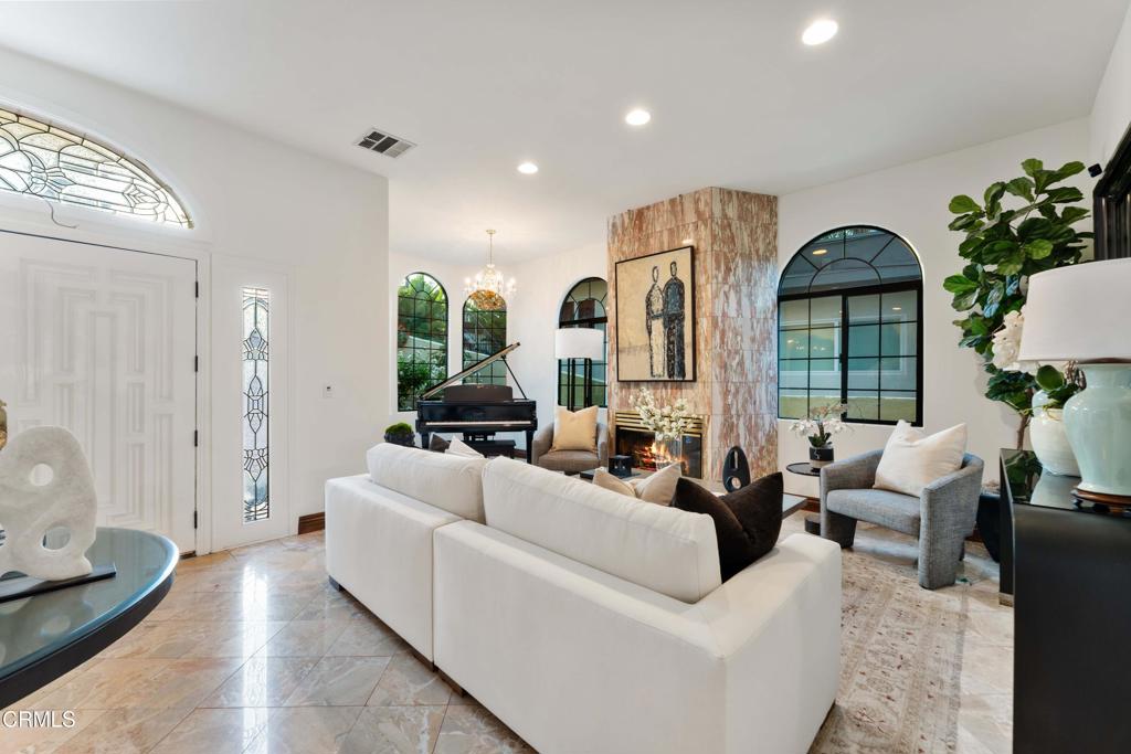 Properties 4 7002 La Presa Drive