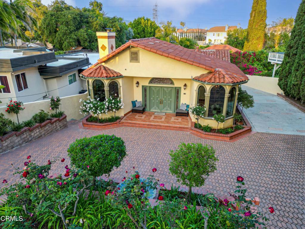 Properties 2 7002 La Presa Drive