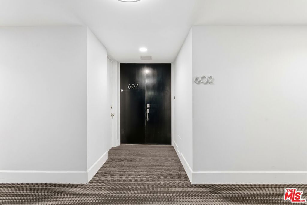1100 Alta Loma Road 602