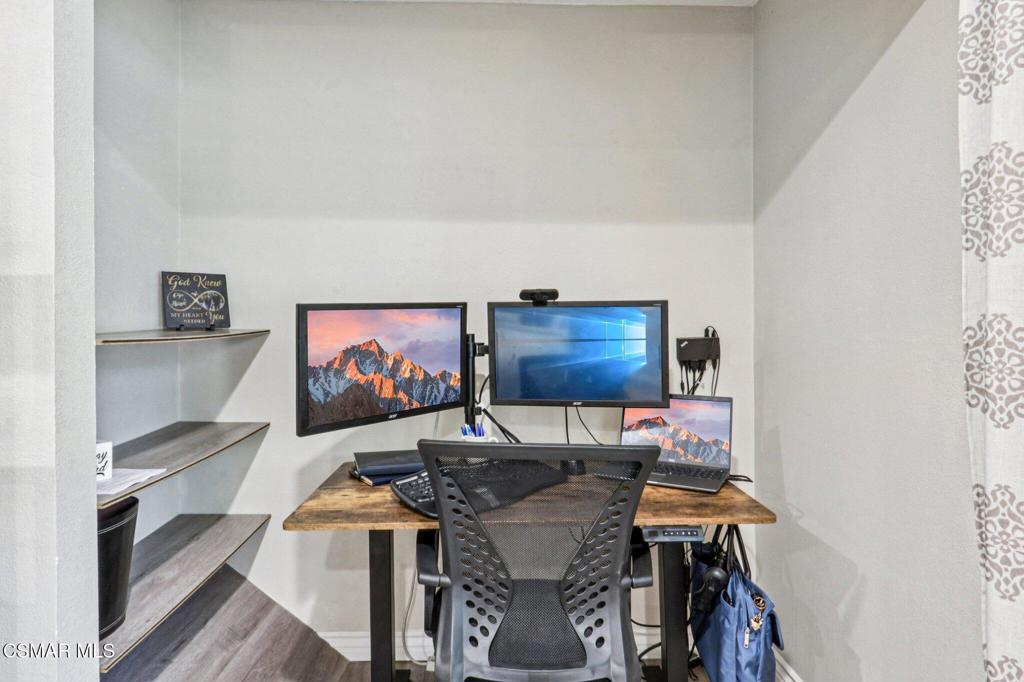 Lake Lindero Townhomes-891 - 891 - Residential