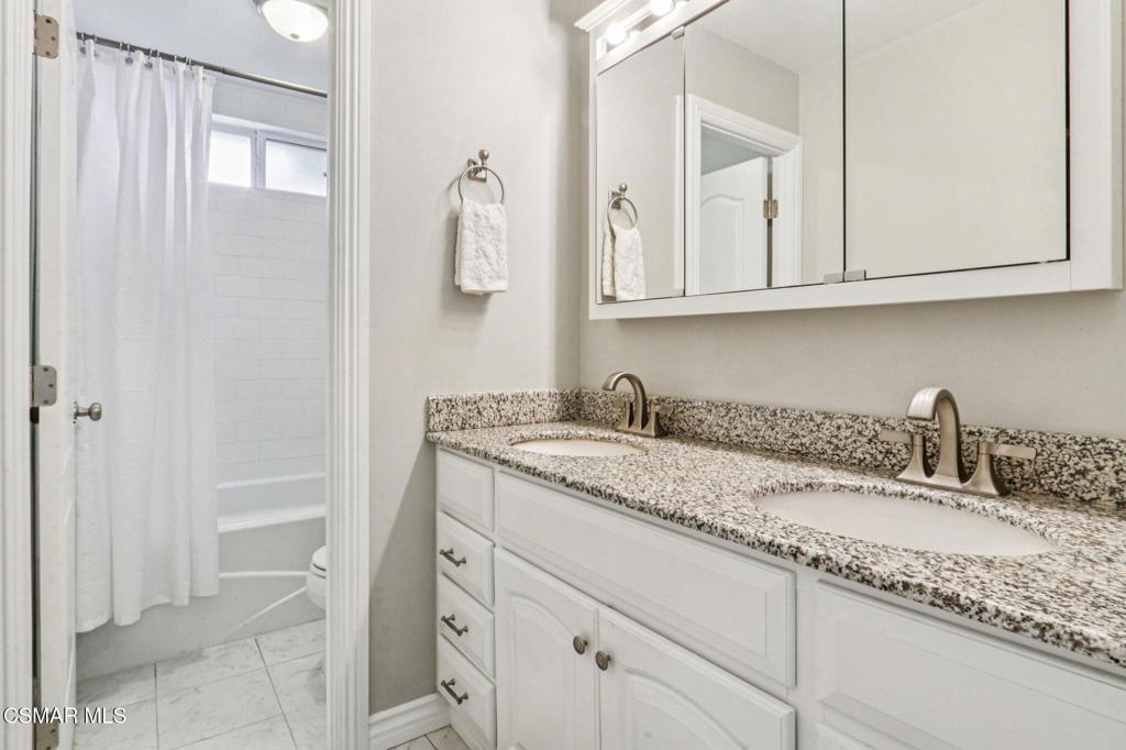 Lake Lindero Townhomes-891 - 891 - Residential