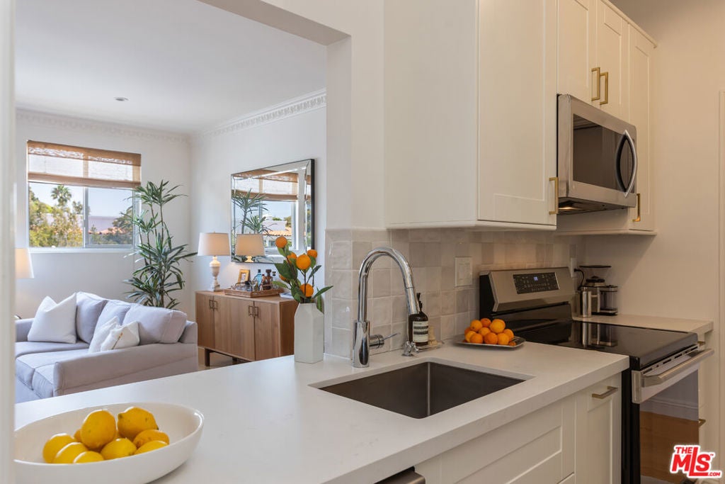 511 San Vicente Boulevard 306