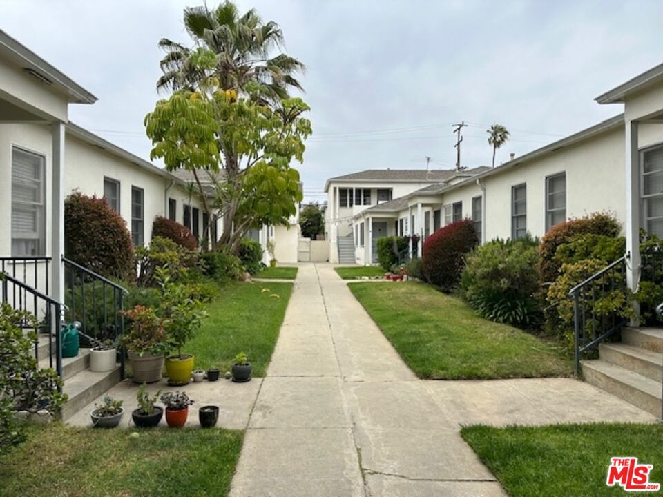 Completely remodeled bungalow in incredible area of Santa Monica with no one above you or below you. New appliances including washer and dryer in unit. Has a front and back door with back patio. Ceiling fans hardwood floors one garage parking space and so much more! Enjoy Clover Park and great restaurants and stores nearby.