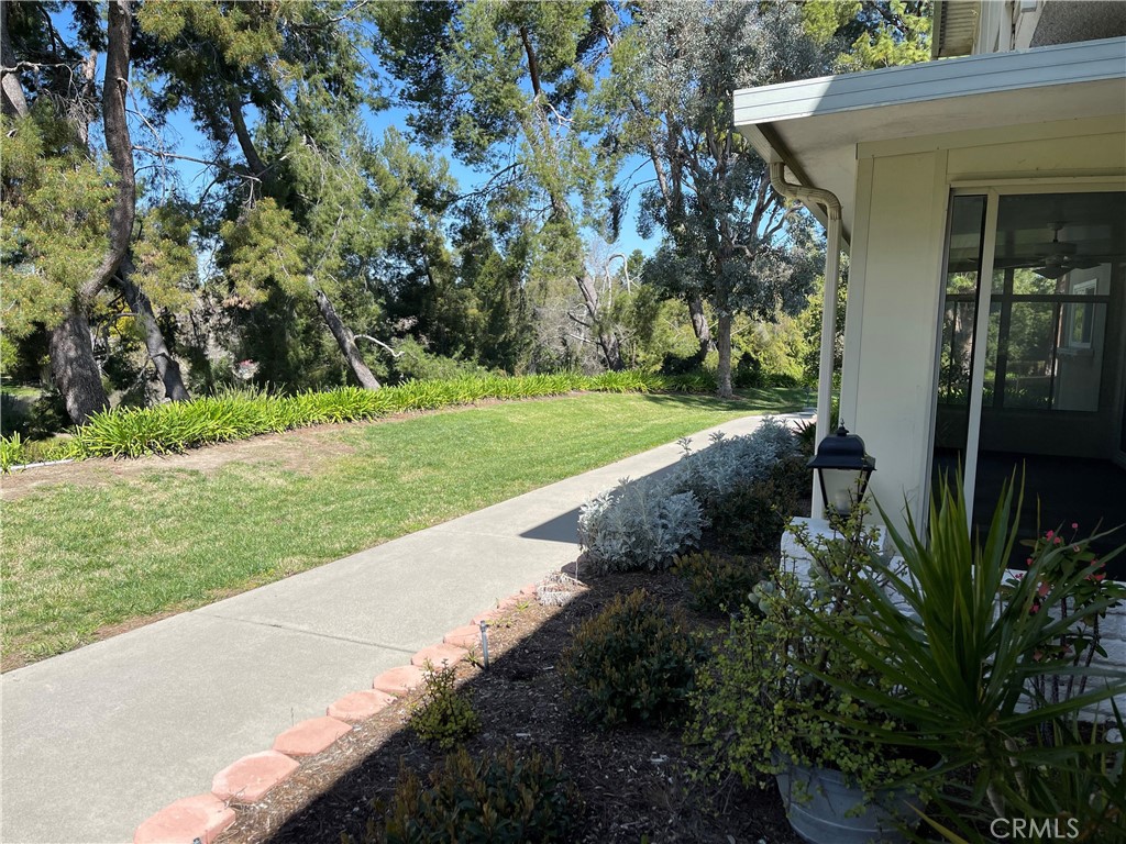 638 Avenida Sevilla B