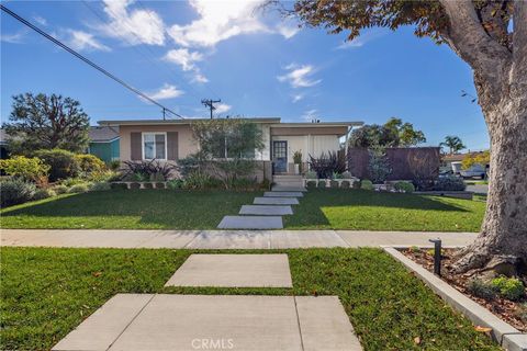 Photo of 6702 E El Salvador Street, Long Beach, CA 90815 (MLS # OC26004711)