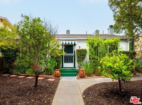 Photo of 729 9th Street #FrontHouse, Santa Monica, CA 90402 (MLS # 26789659)