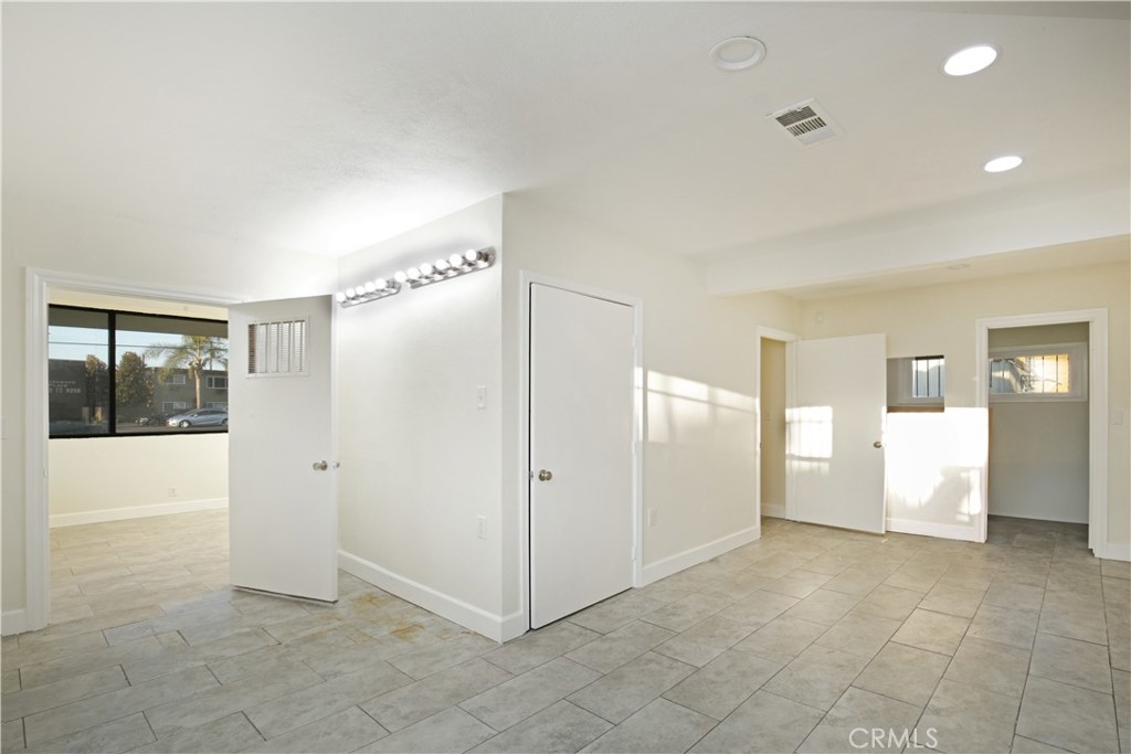 9265 Telegraph Road R