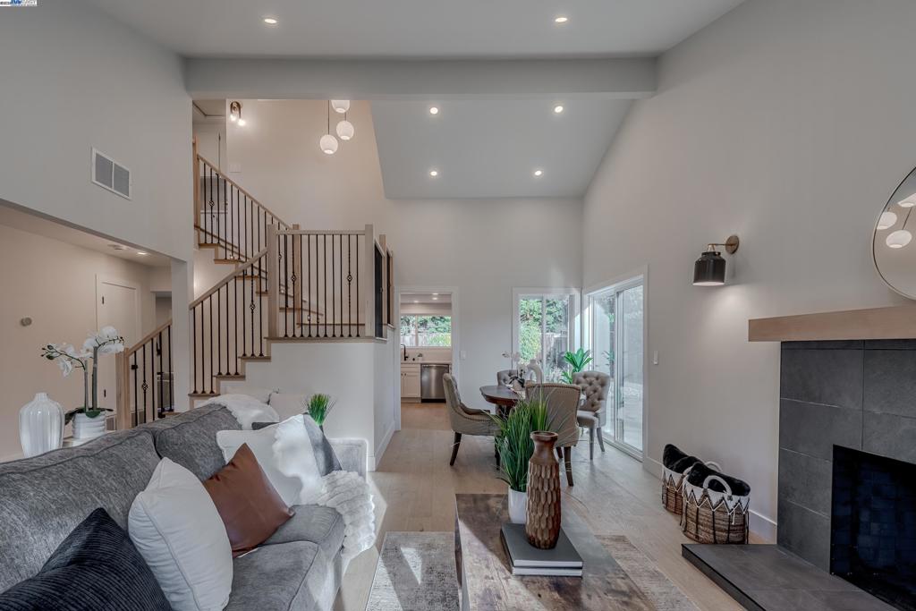 TOWN AND COUNTRY - Residential