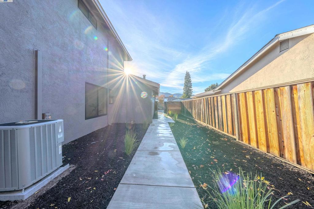 TOWN AND COUNTRY - Residential