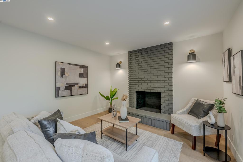 TOWN AND COUNTRY - Residential