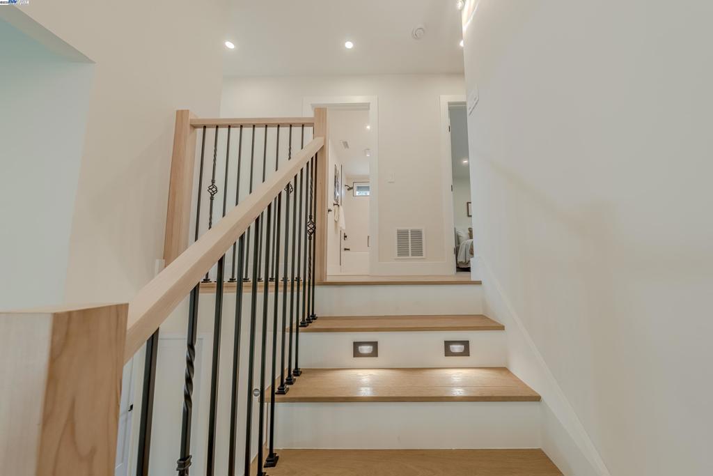 TOWN AND COUNTRY - Residential