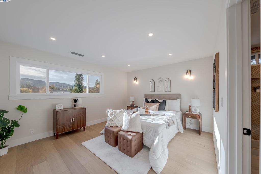 TOWN AND COUNTRY - Residential