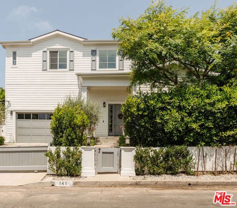 Photo of 141 S Saltair Avenue, Los Angeles, CA 90049 (MLS # 26658867)