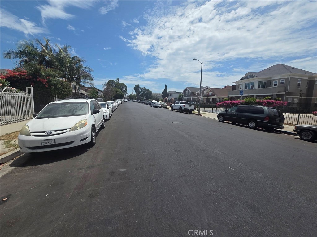 1628 S Van Ness