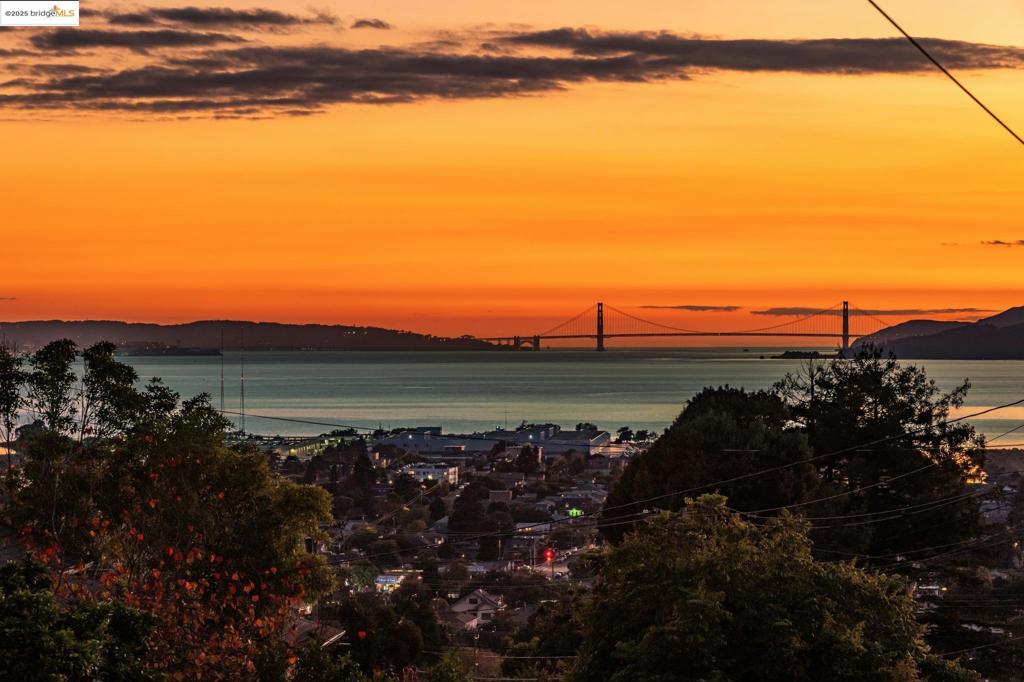 BERKELEY COUNTRY - Residential