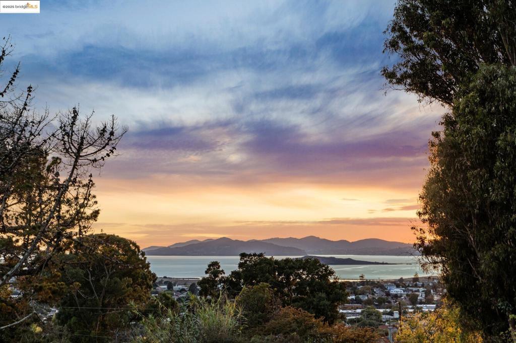 BERKELEY COUNTRY - Residential