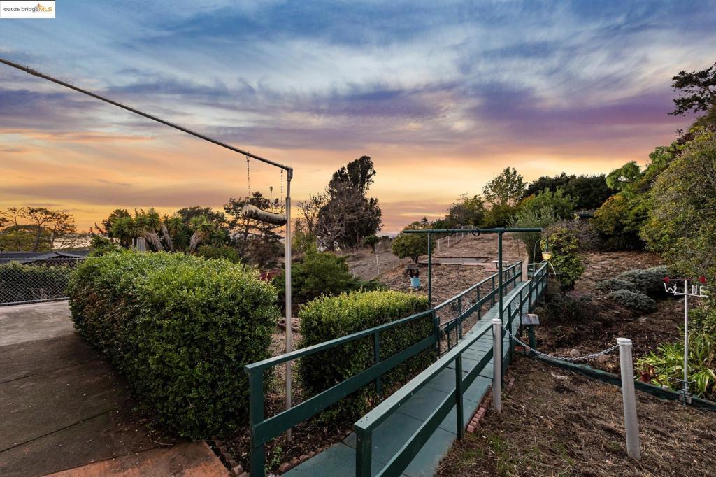 BERKELEY COUNTRY - Residential