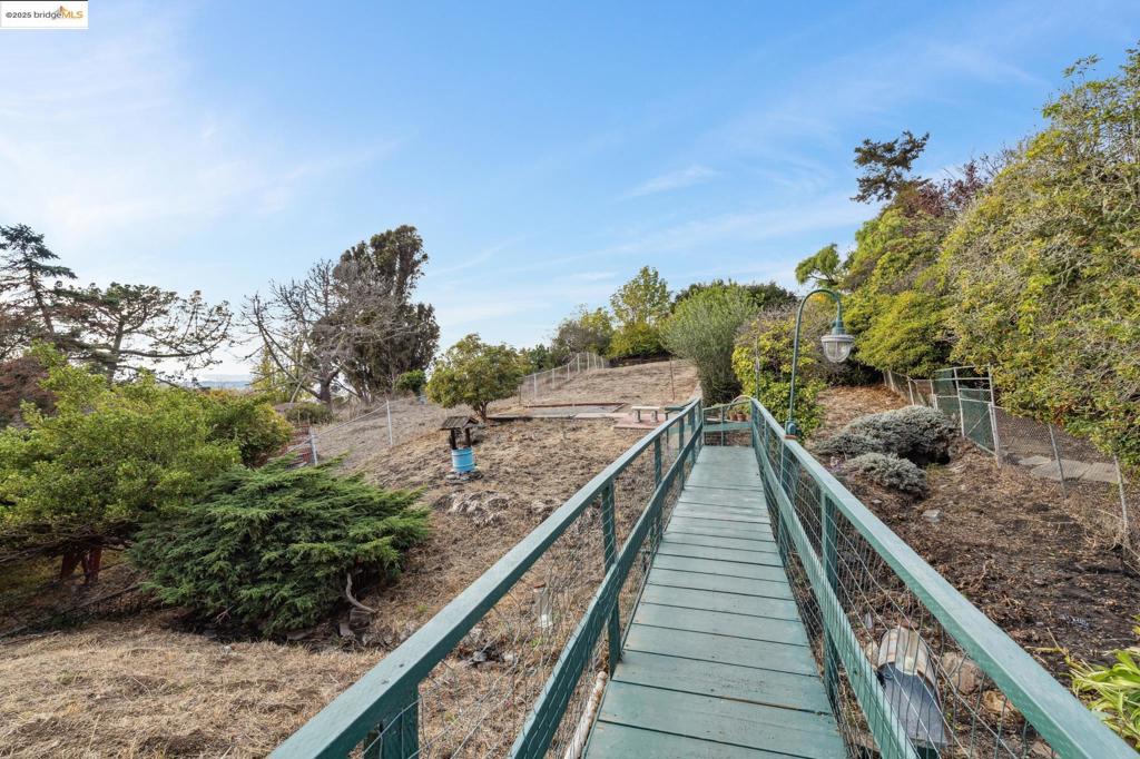 BERKELEY COUNTRY - Residential