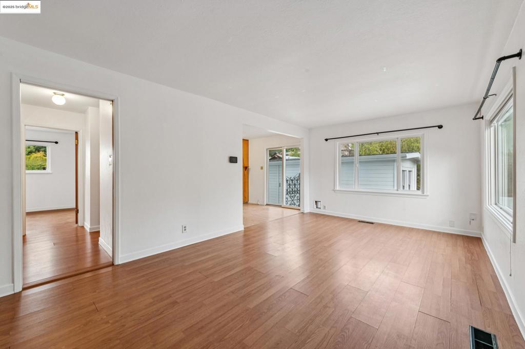 BERKELEY COUNTRY - Residential